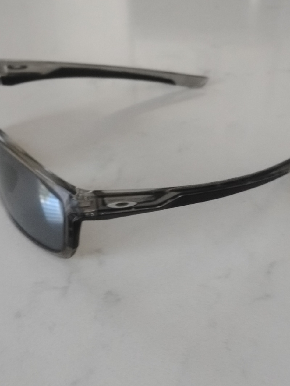 Oakley Mainlink Sunglasses with Gray Lenses - Picture 2 of 13